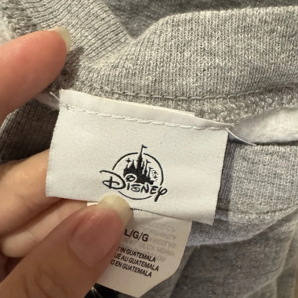 Vintage 90’s Disney Parks Fantasmic Mikey crewneck. Size L - Picture 6 of 7